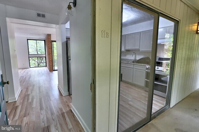 Building Photo - 1580 Moorings Dr