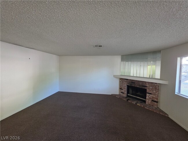 Building Photo - 2724 Otter Creek Ct