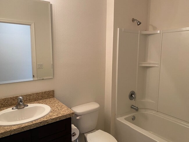 Building Photo - 2914 Blue Shrs Wy