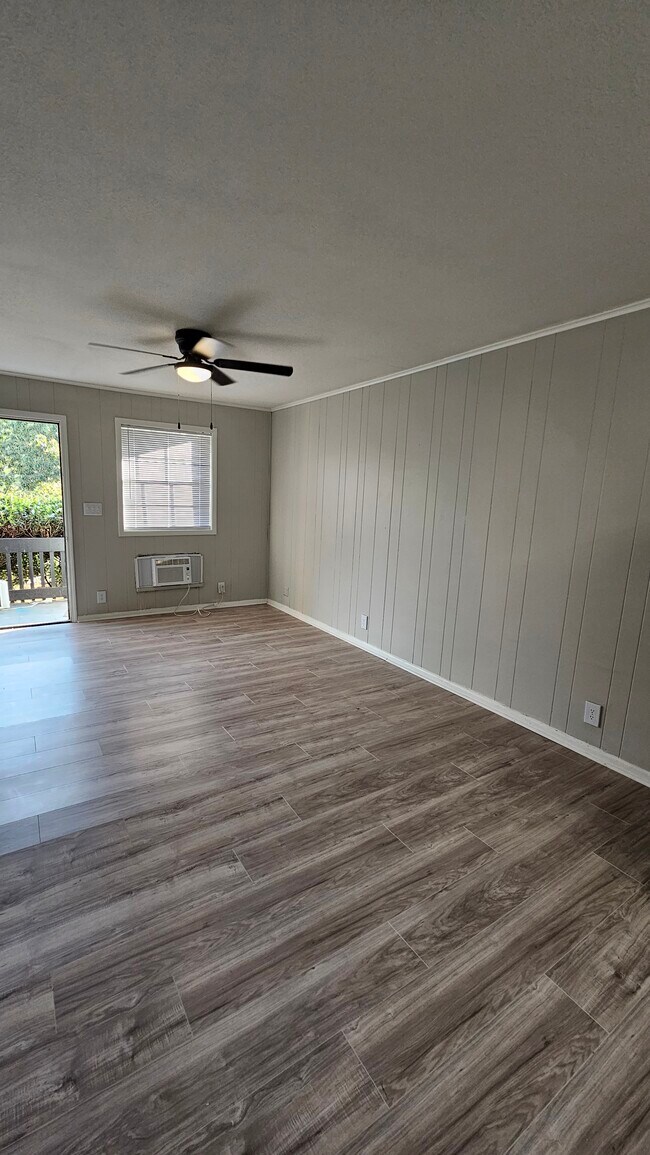 Building Photo - Southern Charm & Modern Luxury Await: Discover 33 Sunrise Lane in Ringgold, Georgia