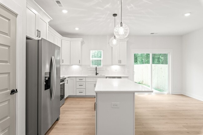 Building Photo - Stunning New Construction Townhome