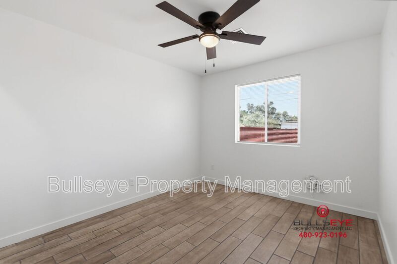 Building Photo - 428 S 97th Pl