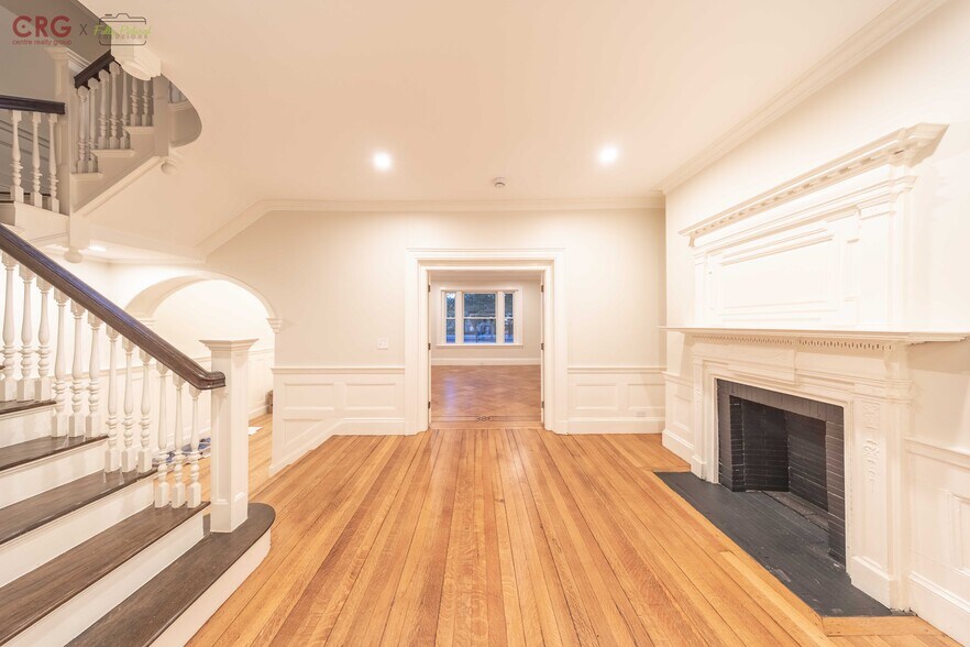 Building Photo - 1726 Beacon St