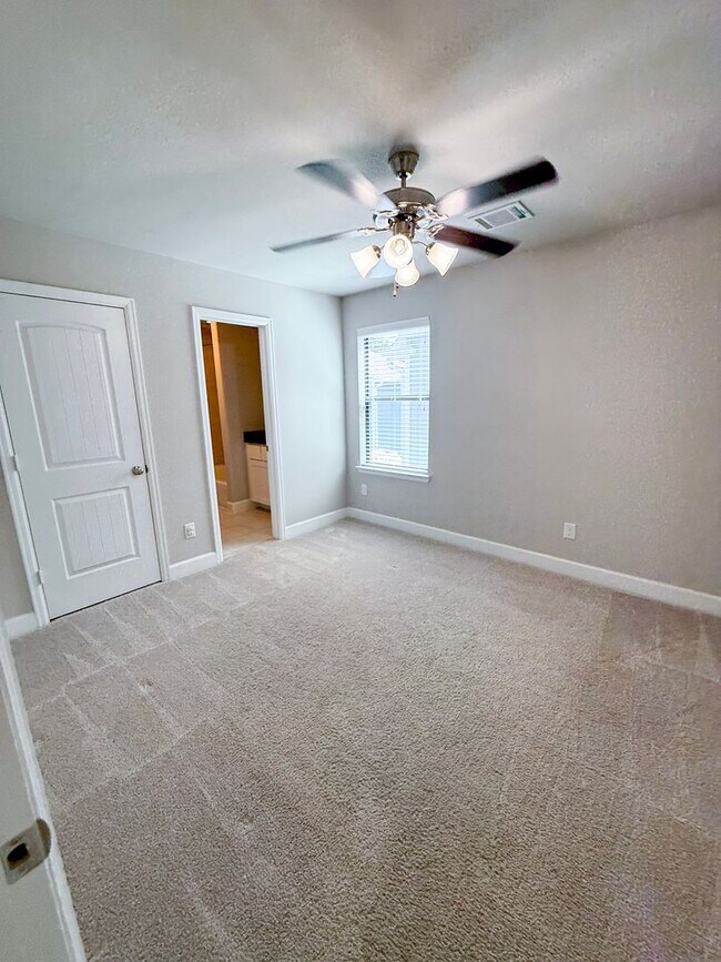 Building Photo - Come view this home located in the heart o...