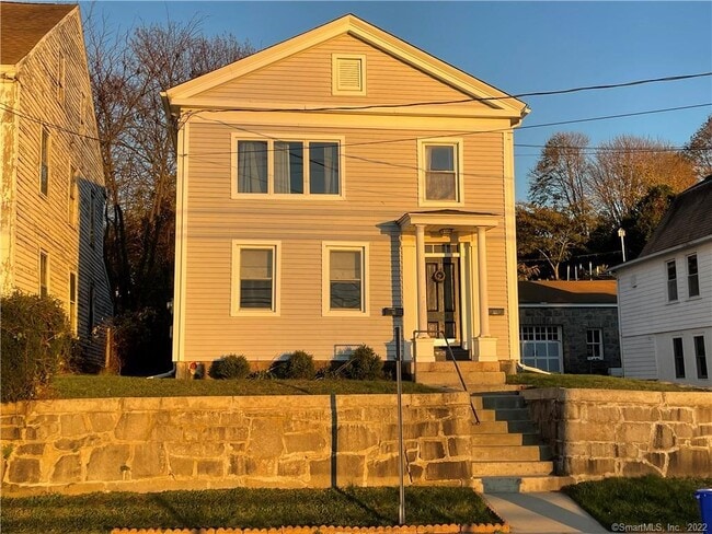 Primary Photo - 112 Thames St