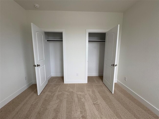 Building Photo - 400 Treadwell Ln