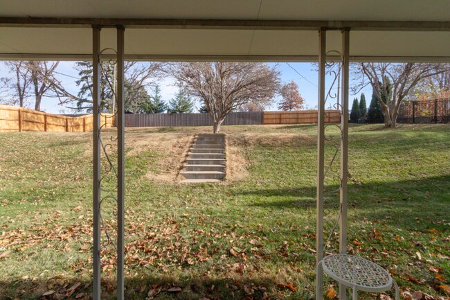 Building Photo - 1533 S 76th St