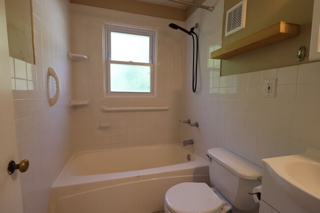 Building Photo - Charming Cape Cod Home in the Heart of Kirkwood!
