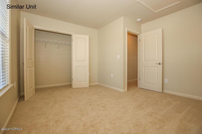 Building Photo - Townhome in Midway Park - Boyington Place!
