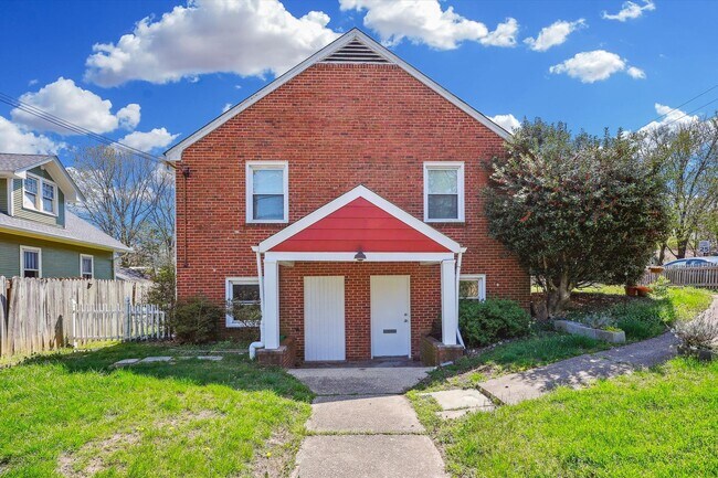 Primary Photo - 7717 Carroll Ave