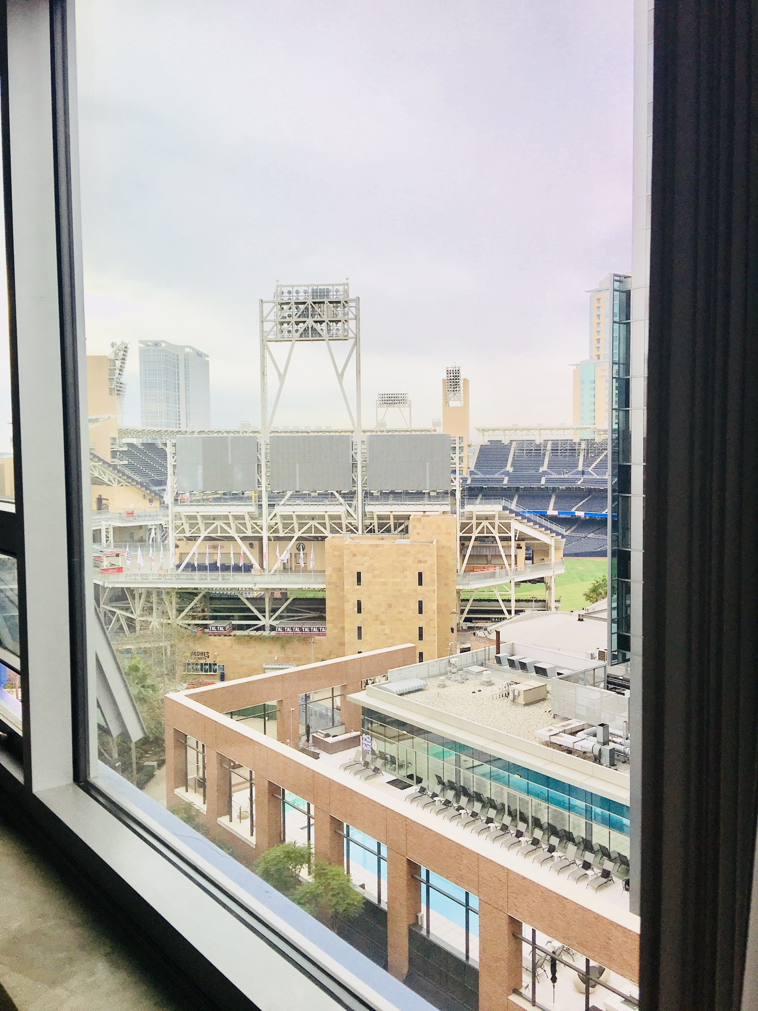 Building Photo - 321 10th Ave