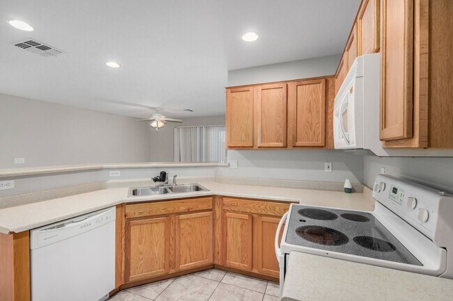 Building Photo - New Listing in Buckeye
