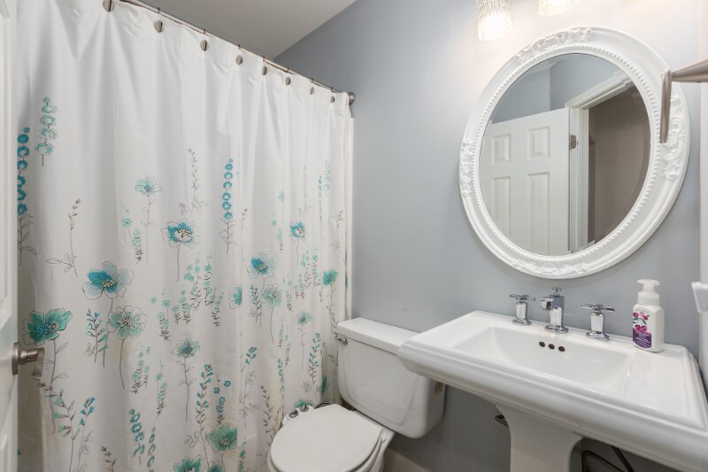 Building Photo - 501 Crown Colony Dr