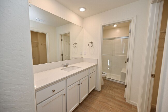 Building Photo - $2,350 Raleigh Dr, 3 Bed, Gated Community, Solar & HOA Pool, Clinton & Armstrong