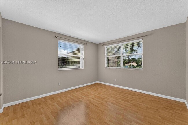 Building Photo - 4848 Grapevine Wy