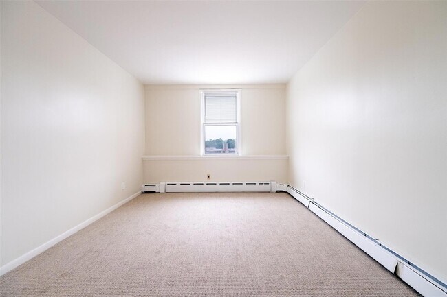 Building Photo - 115 Wolfs Ln