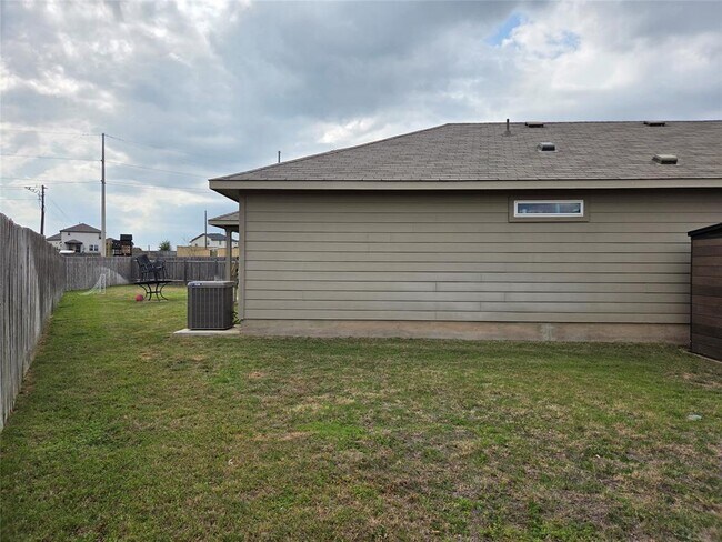Building Photo - 108 Blue Sage Dr