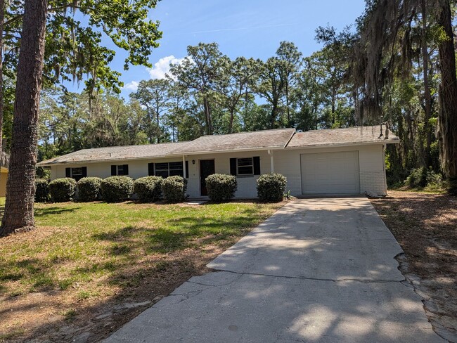 Primary Photo - Crystal River 3/2/1 located near US 19 and...