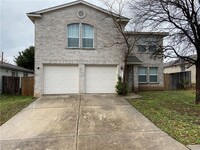 Building Photo - 4004 Reeders Dr