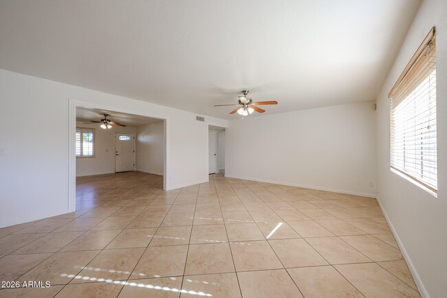 Building Photo - 3015 W Bluefield Ave