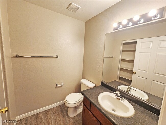 Building Photo - 200 S Mount Charleston Dr E