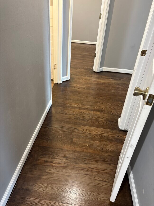 Building Photo - 3251 Bayvue Blvd