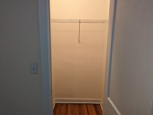 Building Photo - 1948 1/2 N Spaulding Ave