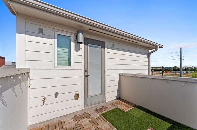 Building Photo - 312 Eado Park Cir