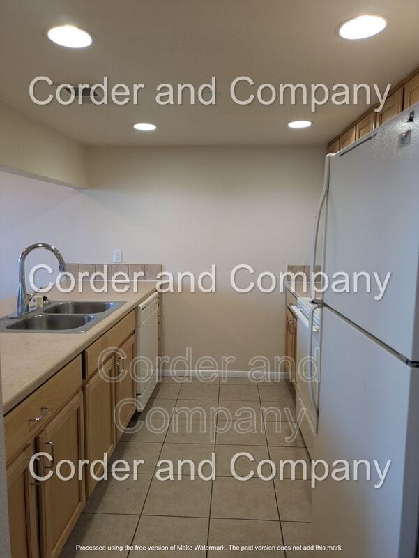 Building Photo - 13226 Candelaria Rd NE