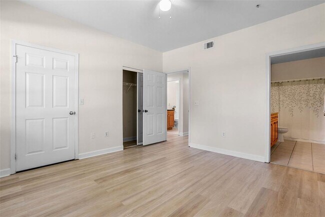 Building Photo - 2528 Robert Trent Jones Dr