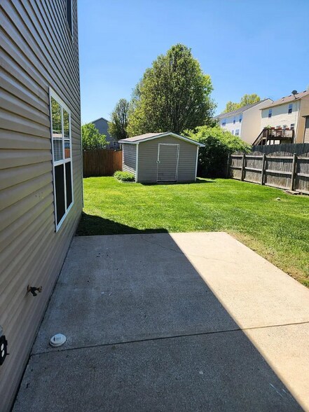 Building Photo - 1325 Harrington Ct