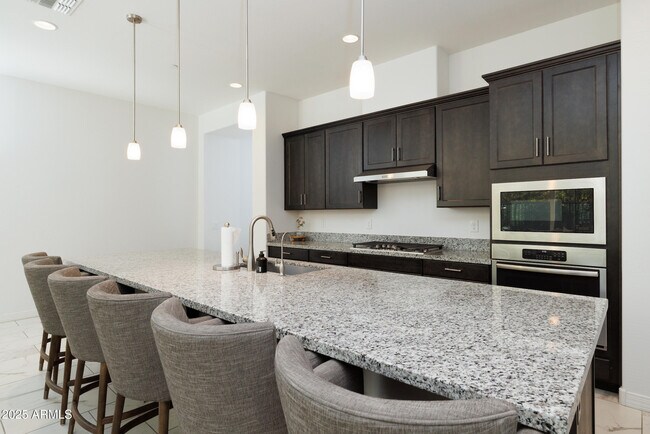 Building Photo - 7349 E Vista Bonita Dr