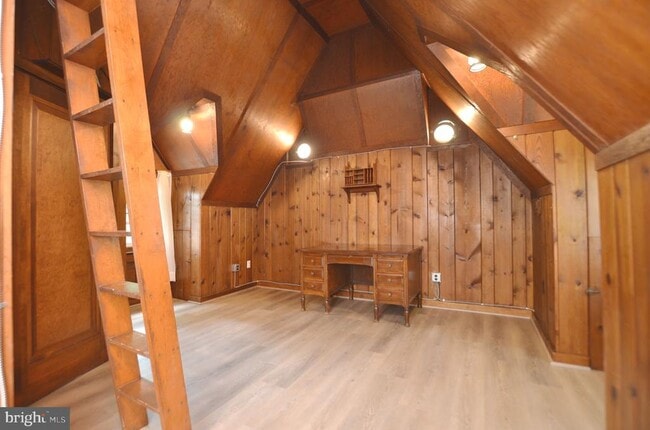 Building Photo - 4409 Beechwood Rd