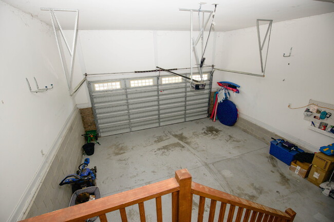 Building Photo - "Beautifully Designed, spacious 2400 Sq. F...