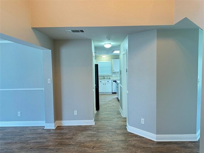 Building Photo - 1501 Van Horn Dr