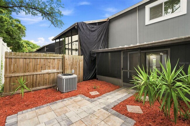 Building Photo - 2871 S Pines Dr