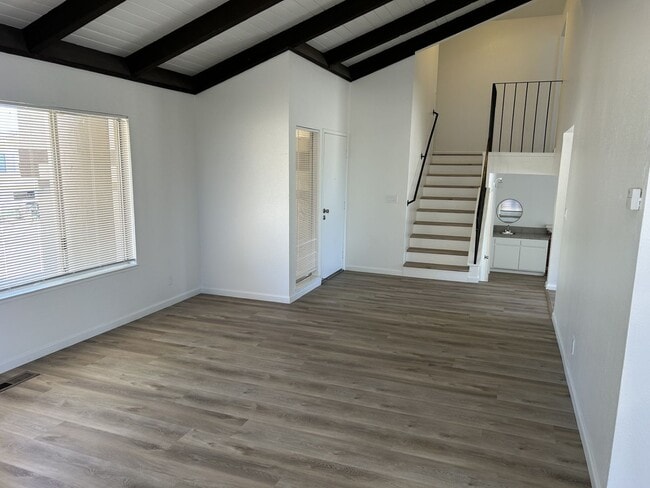 Building Photo - Remodeled 4 Bedroom, 2.5 Bath Home