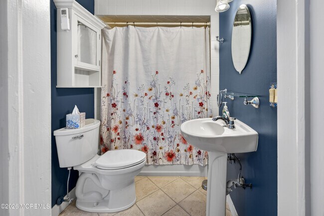 Building Photo - 20 Woodland Ave