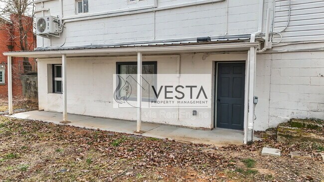 Building Photo - 2383 Dutch Cove Rd