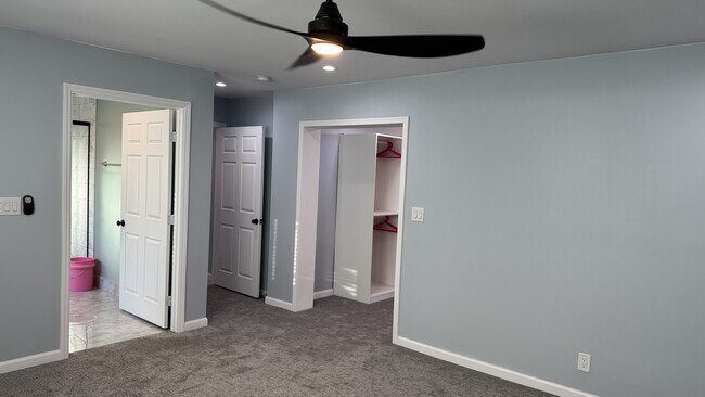 Building Photo - 6843 E Loma Land Dr