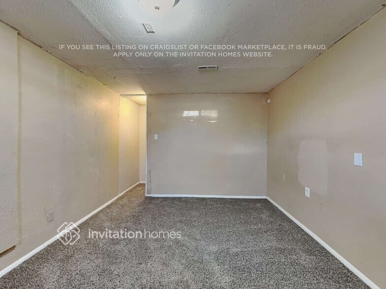Building Photo - 5430 Crystal St