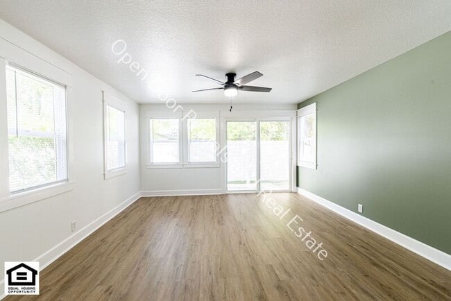 Building Photo - 15012 Tally Ho Dr
