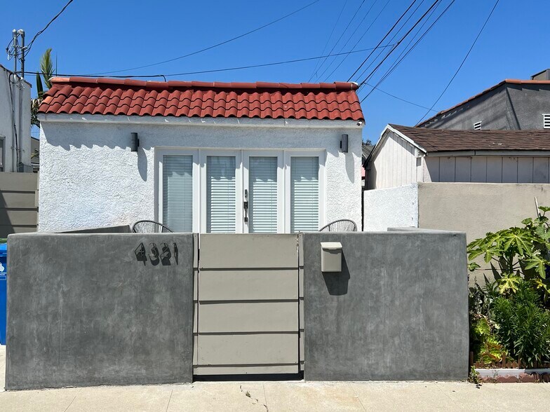 Building Photo - 4321 Country Club Dr