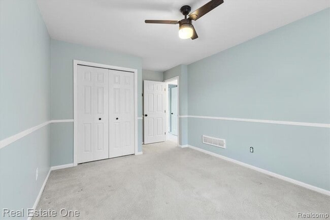 Building Photo - 1568 Grandview Dr