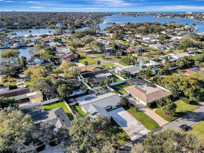 Building Photo - 809 Jacaranda Dr