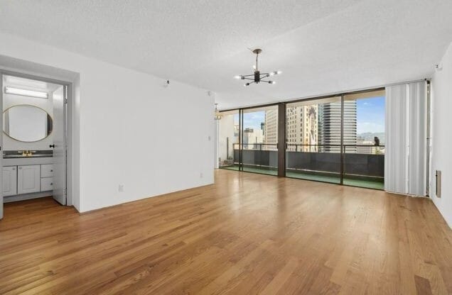 Building Photo - 2-Story 2BR Condo with Patio, In-Unit Laundry & Parking in Oakland Chinatown