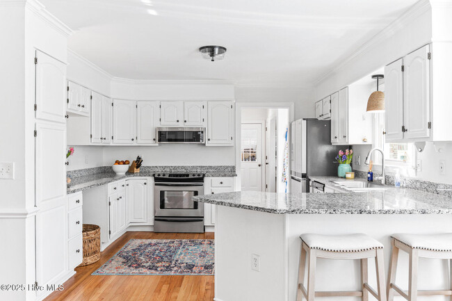 Building Photo - 1723 Verrazzano Dr