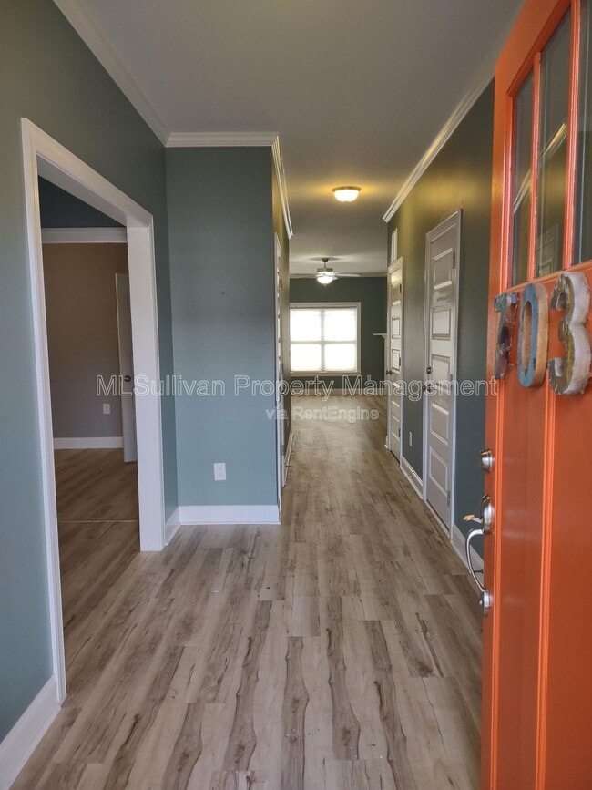 Building Photo - 703 Cherry Tree Dr