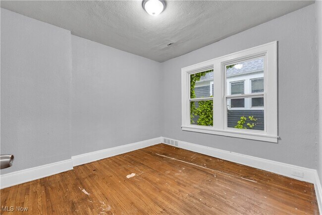 Building Photo - 3154 Kensington Rd