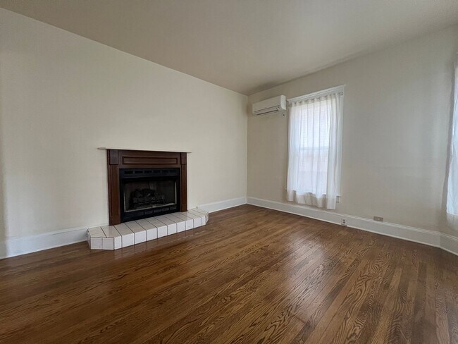 Building Photo - 3 bed and 2 bath house in downtown Johnson City